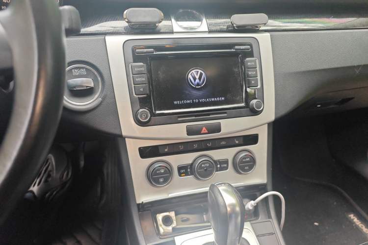 Used Volkswagen Magotan 2015 Revised Version 2.0 TSI Luxury Edition Audio And AC Panel