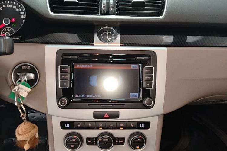 Used Volkswagen Magotan 2015 1.8TSI Luxury Model Audio And AC Panel