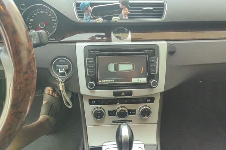 Used Volkswagen Magotan 2015 Travel Edition 2.0 TSI Comfort Version Audio And AC Panel