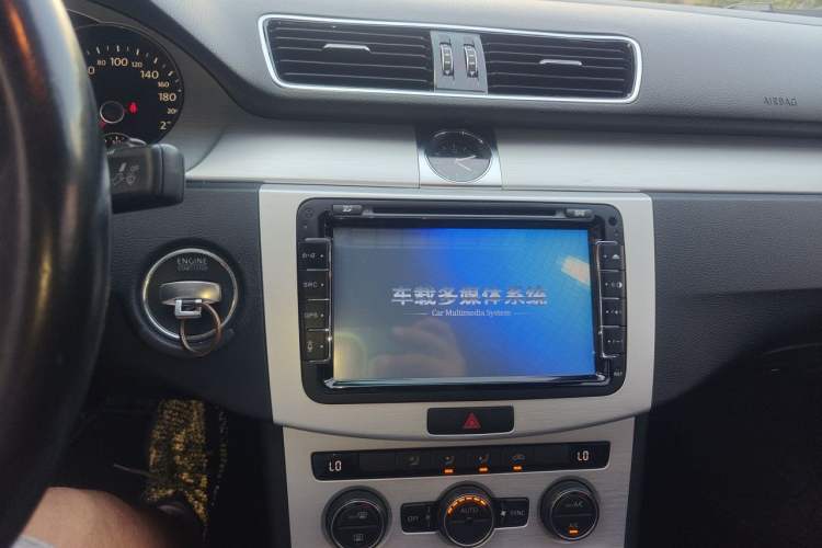 Used Volkswagen Magotan 2015 1.8TSI Advanced Model Audio And AC Panel