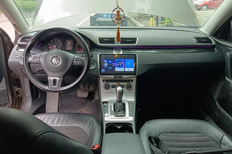 Used Volkswagen Magotan 2015 Revised Version 2.0 TSI Luxury Edition Center Console