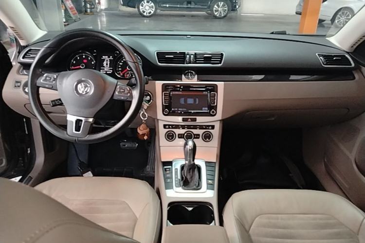 Used Volkswagen Magotan 2015 1.8TSI Luxury Model Center Console
