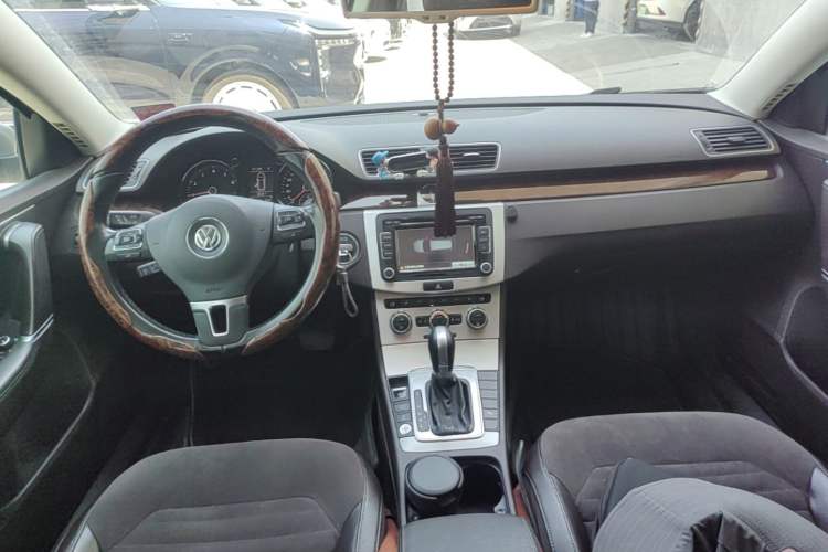 Used Volkswagen Magotan 2015 Travel Edition 2.0 TSI Comfort Version Center Console