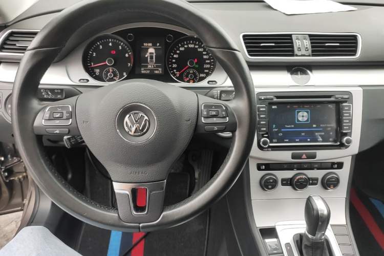 Used Volkswagen Magotan 2015 1.8TSI Advanced Model Center Console