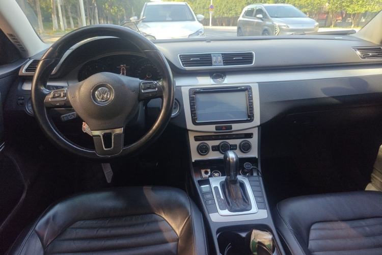 Used Volkswagen Magotan 2015 1.8TSI Advanced Model Center Console