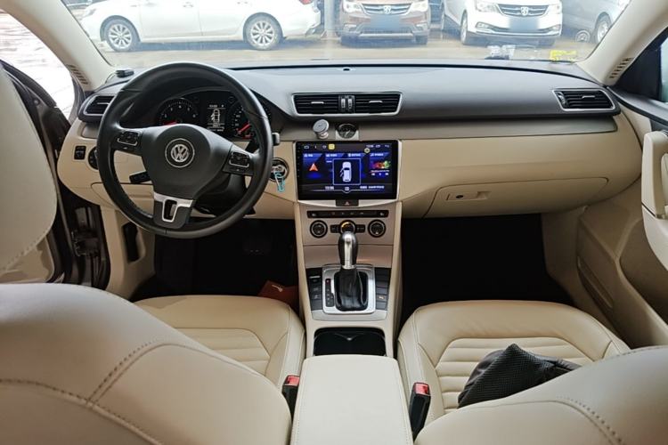 Used Volkswagen Magotan 2015 1.8TSI Advanced Model Center Console