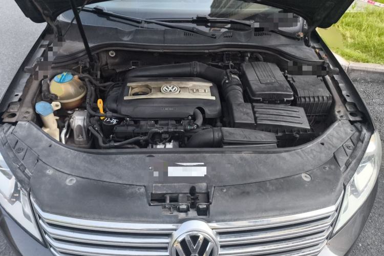 Used Volkswagen Magotan 2015 2.0 TSI Luxury Model Engine Bay