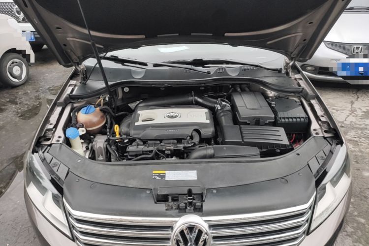 Used Volkswagen Magotan 2015 1.8TSI Advanced Model Engine Bay