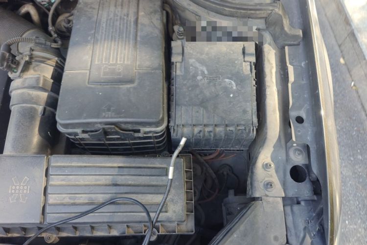 Used Volkswagen Magotan 2015 1.8TSI Advanced Model Engine Bay Left