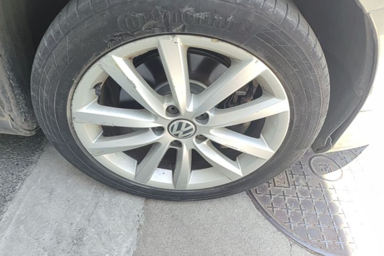 Used Volkswagen Magotan 2015 Travel Edition 2.0 TSI Comfort Version Exterior 5