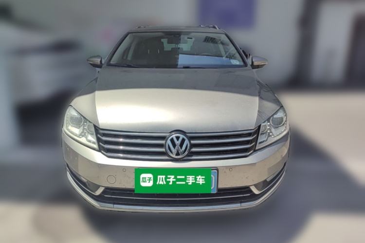Used Volkswagen Magotan 2015 Travel Edition 2.0 TSI Comfort Version Front