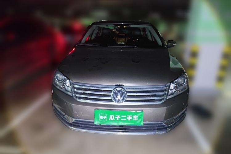 Used Volkswagen Magotan 2015 Revised Version 2.0 TSI Prestige Edition Front