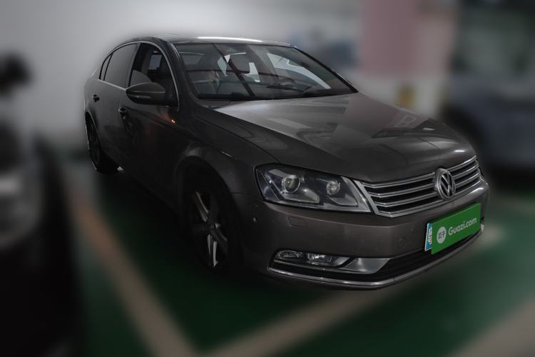 Used Volkswagen Magotan 2015 2.0 TSI Prestige Model Front Right 45 Deg