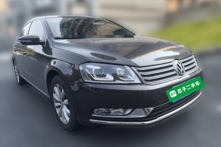 Used Volkswagen Magotan 2015 2.0 TSI Luxury Model Front Right 45 Deg