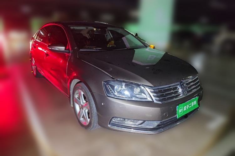 Used Volkswagen Magotan 2015 Revised Version 2.0 TSI Prestige Edition Front Right 45 Deg