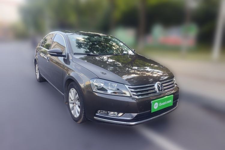 Used Volkswagen Magotan 2015 1.8TSI Advanced Model Front Right 45 Deg