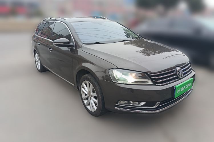 Used Volkswagen Magotan 2015 Travel Edition 2.0 TSI Comfort Version Front Right 45 Deg