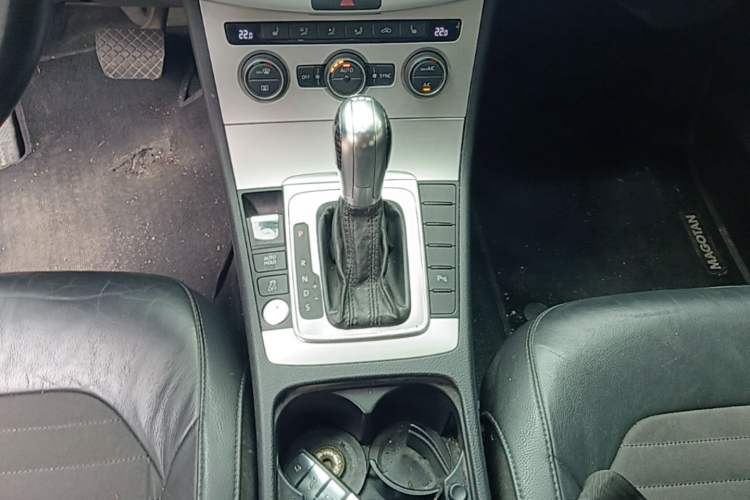 Used Volkswagen Magotan 2015 Revised Version 2.0 TSI Luxury Edition Gear Lever