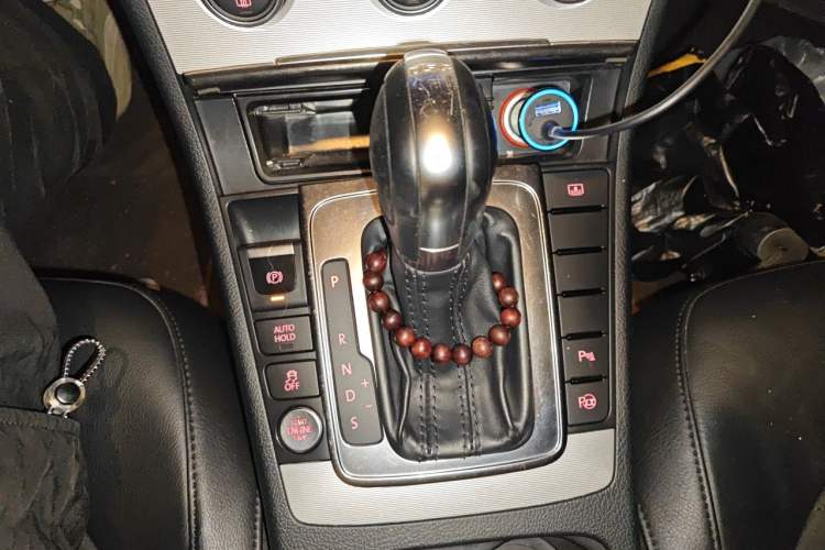 Used Volkswagen Magotan 2015 Revised Version 2.0 TSI Prestige Edition Gear Lever