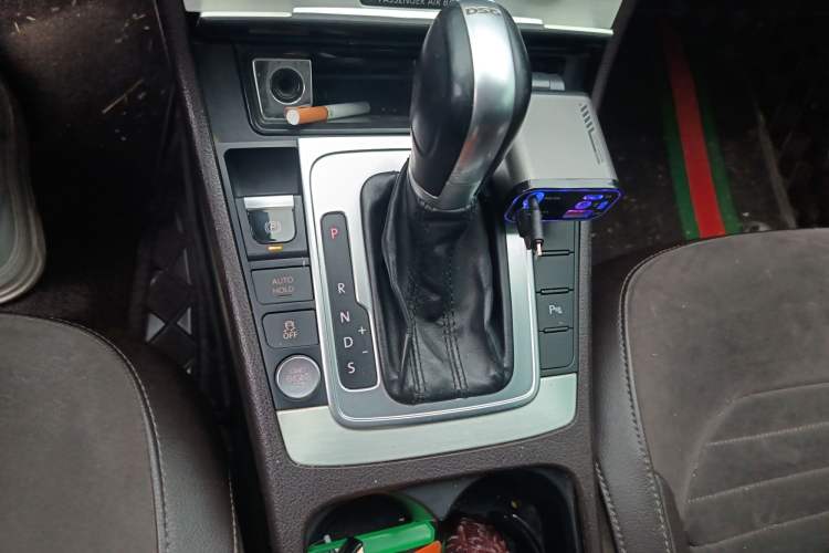 Used Volkswagen Magotan 2015 Travel Edition 2.0 TSI Comfort Version Gear Lever