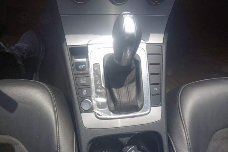 Used Volkswagen Magotan 2015 2.0 TSI Luxury Model Gear Lever