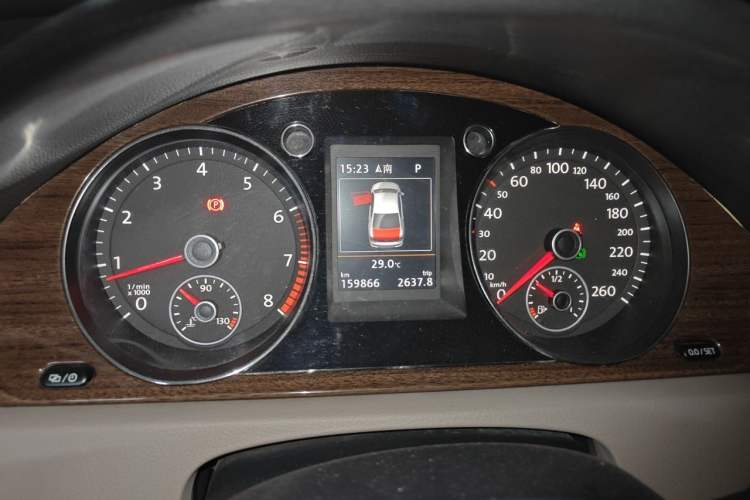 Used Volkswagen Magotan 2015 2.0 TSI Prestige Model Instrument Cluster