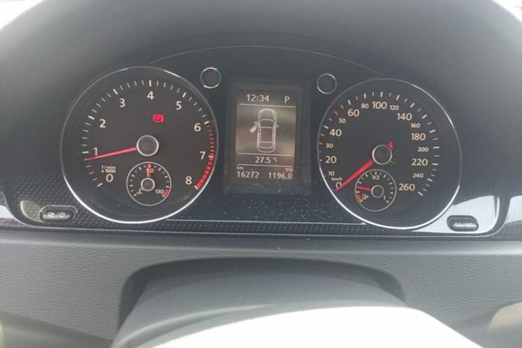 Used Volkswagen Magotan 2015 2.0 TSI Luxury Model Instrument Cluster