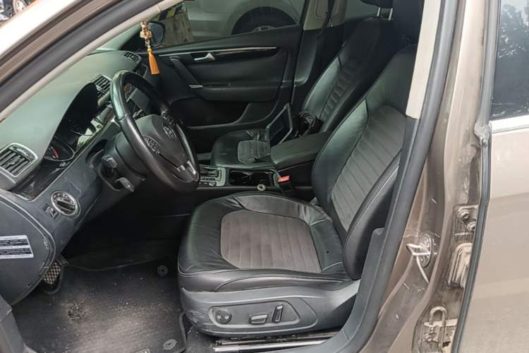Used Volkswagen Magotan 2015 Revised Version 2.0 TSI Luxury Edition Left Front Seat