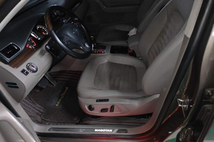 Used Volkswagen Magotan 2015 2.0 TSI Prestige Model Left Front Seat