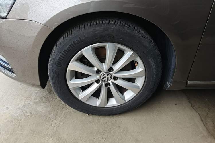 Used Volkswagen Magotan 2015 1.8TSI Advanced Model Left Front Wheel Hub