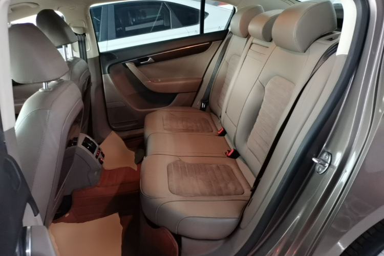 Used Volkswagen Magotan 2015 2.0 TSI Prestige Model Left Rear Seat