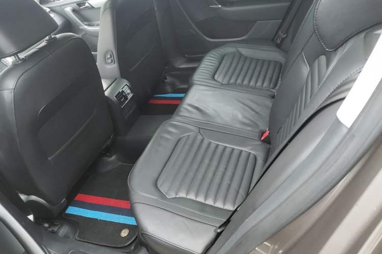 Used Volkswagen Magotan 2015 1.8TSI Advanced Model Left Rear Seat