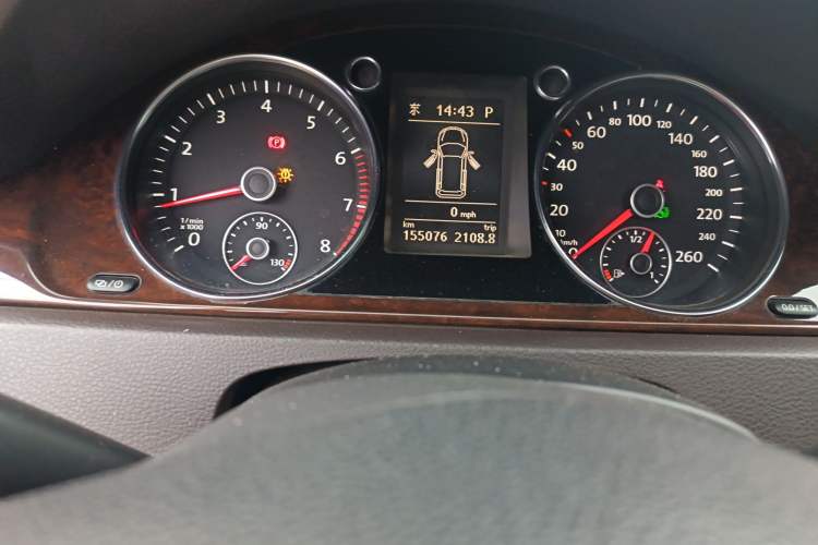 Used Volkswagen Magotan 2015 Travel Edition 2.0 TSI Comfort Version Odometer Close Up