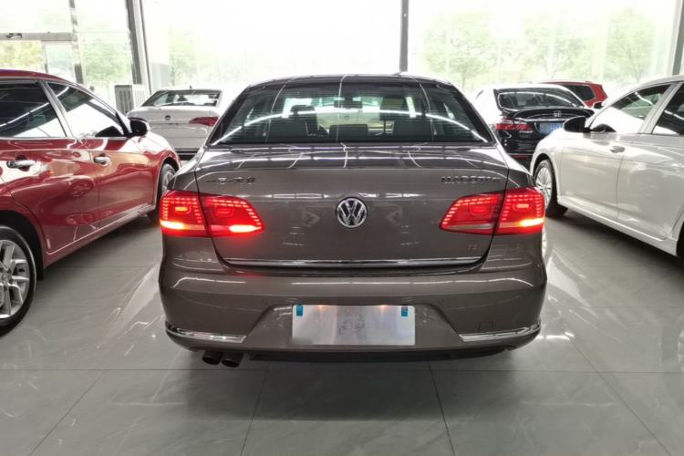 Used Volkswagen Magotan 2015 2.0 TSI Prestige Model Rear