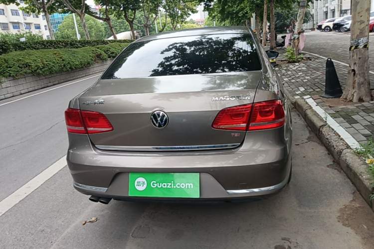 Used Volkswagen Magotan 2015 Revised Version 2.0 TSI Luxury Edition Rear