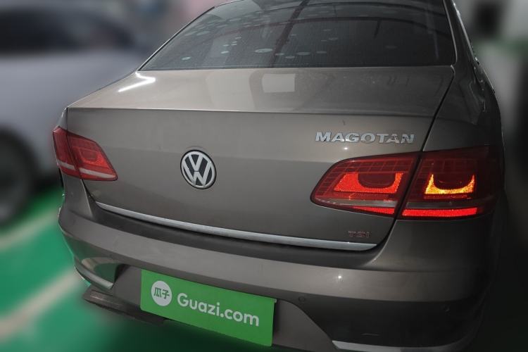 Used Volkswagen Magotan 2015 2.0 TSI Prestige Model Rear