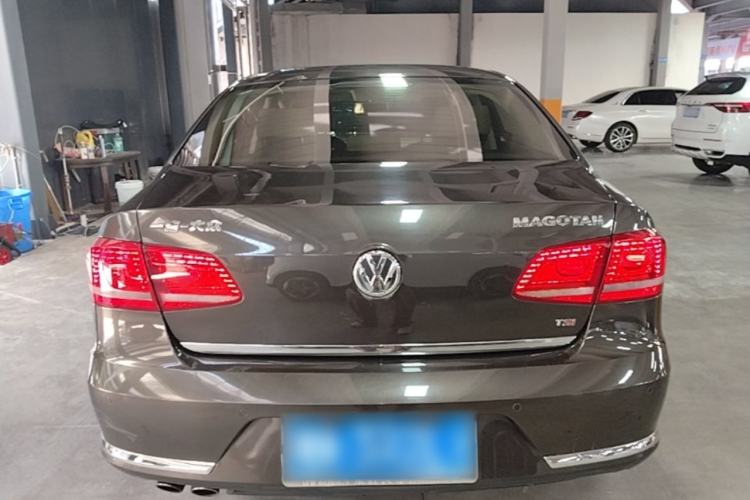 Used Volkswagen Magotan 2015 1.8TSI Luxury Model Rear