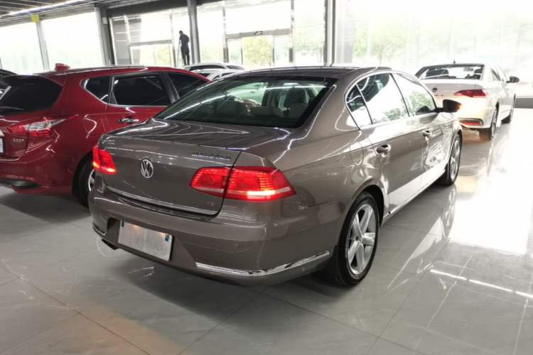 Used Volkswagen Magotan 2015 2.0 TSI Prestige Model Rear Right 45 Deg