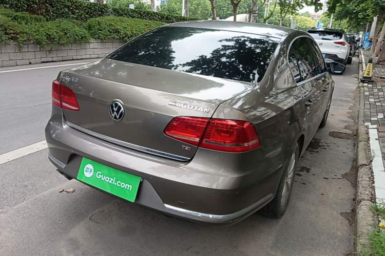 Used Volkswagen Magotan 2015 Revised Version 2.0 TSI Luxury Edition Rear Right 45 Deg