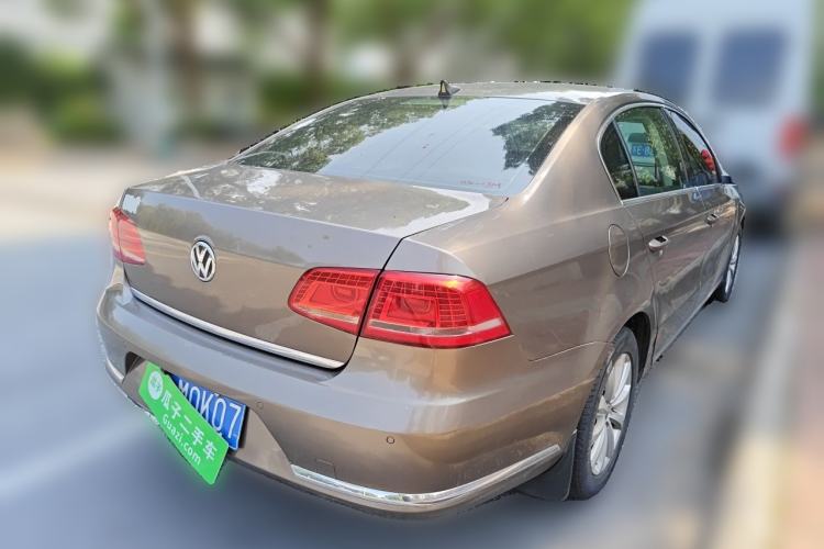 Used Volkswagen Magotan 2015 Facelift 1.8TSI Luxury Model Rear Right 45 Deg