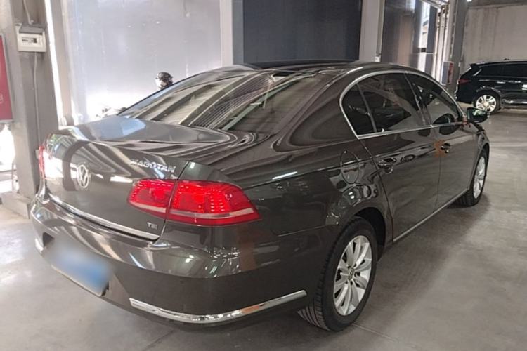 Used Volkswagen Magotan 2015 1.8TSI Luxury Model Rear Right 45 Deg