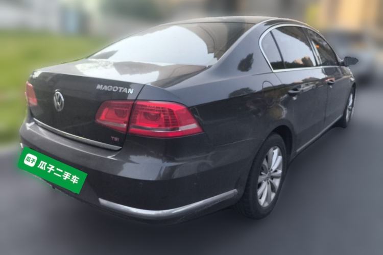 Used Volkswagen Magotan 2015 2.0 TSI Luxury Model Rear Right 45 Deg