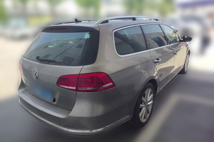 Used Volkswagen Magotan 2015 Travel Edition 2.0 TSI Comfort Version Rear Right 45 Deg