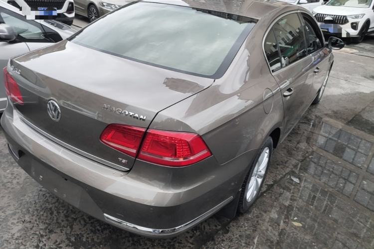 Used Volkswagen Magotan 2015 1.8TSI Advanced Model Rear Right 45 Deg