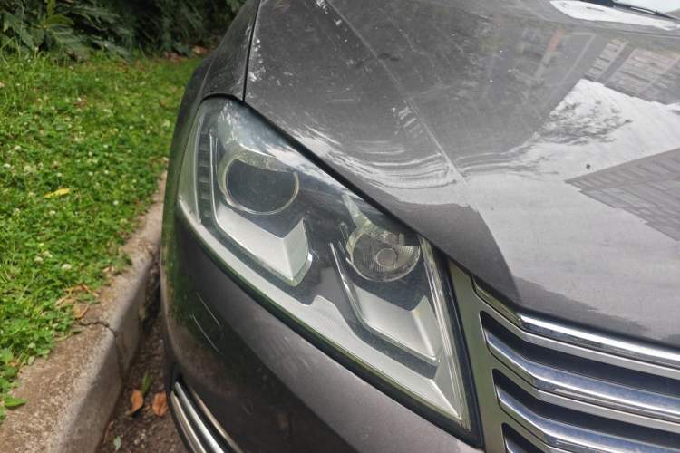 Used Volkswagen Magotan 2015 Revised Version 2.0 TSI Luxury Edition Right Front Headlight