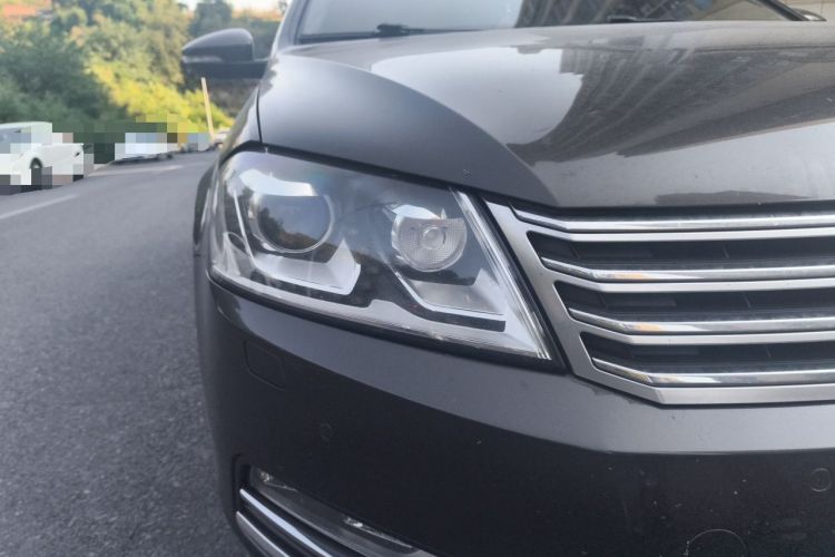 Used Volkswagen Magotan 2015 2.0 TSI Luxury Model Right Front Headlight
