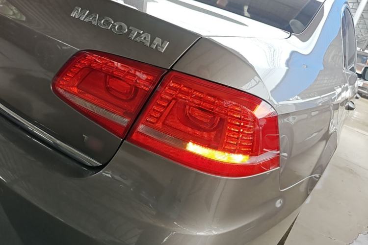 Used Volkswagen Magotan 2015 1.8TSI Advanced Model Right Rear Taillight