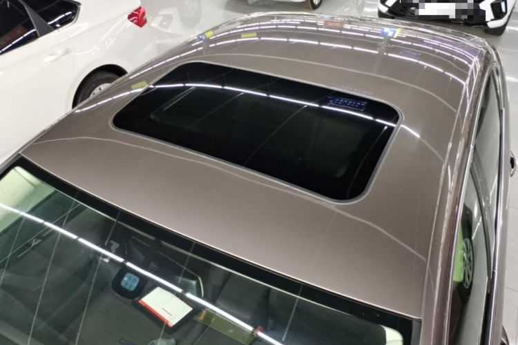Used Volkswagen Magotan 2015 2.0 TSI Prestige Model Roof