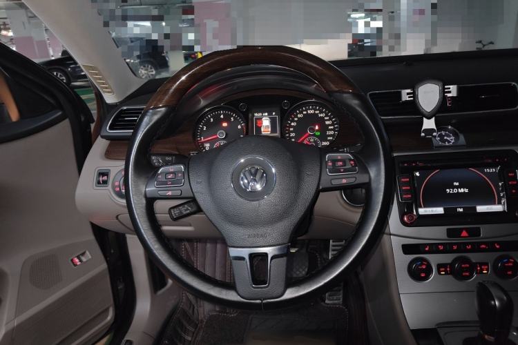Used Volkswagen Magotan 2015 2.0 TSI Prestige Model Steering Wheel