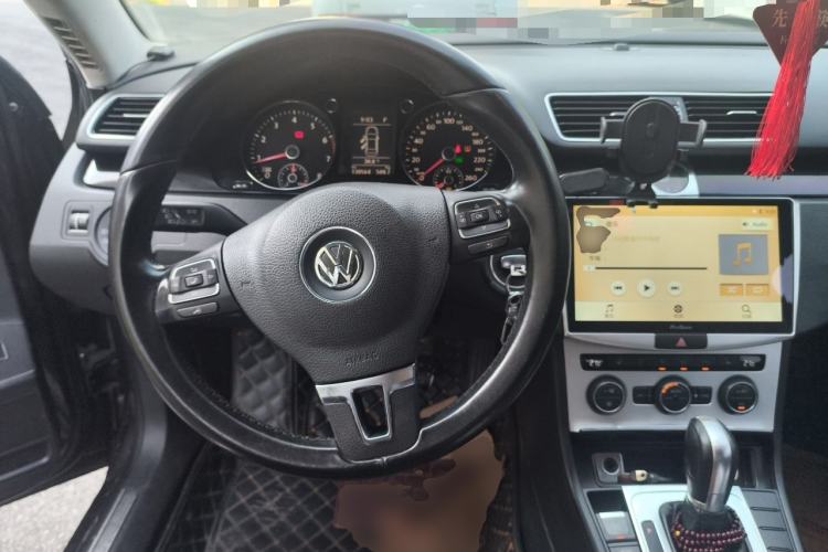 Used Volkswagen Magotan 2015 2.0 TSI Luxury Model Steering Wheel